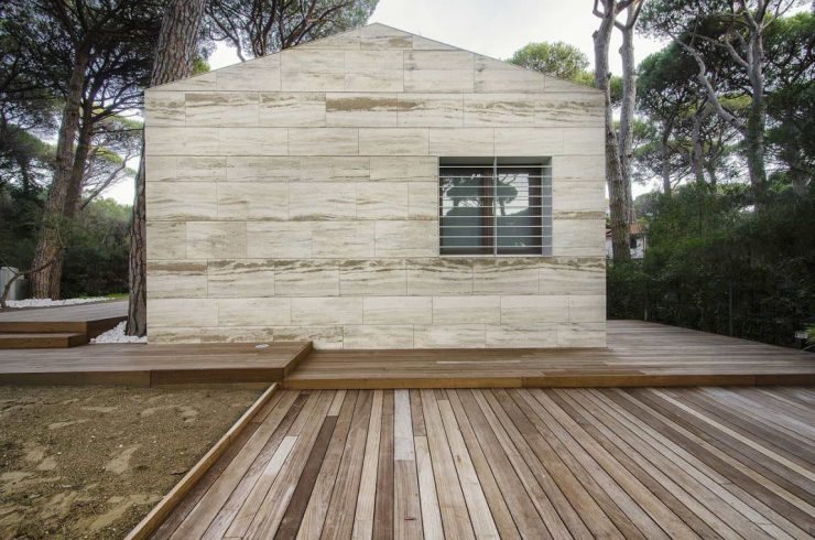 отделка травертином